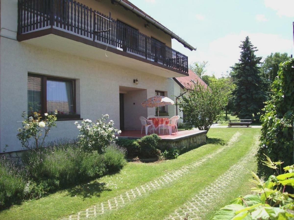 Appartamento Gyöngyvirág Vendégház Balatonboglár Esterno foto